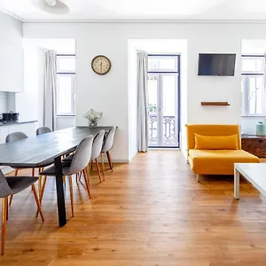 lisboa-intendente-3bedroom-apartment-with-balcony.hotels-lisbon-portugal.com/